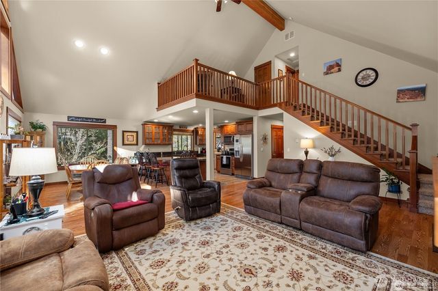 81 N Fawn Drive, Hoodsport, WA 98548