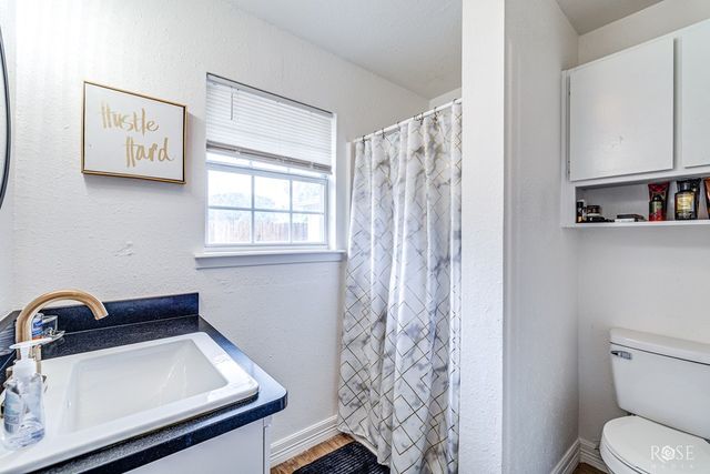 210 W 10th St, San Angelo, TX 76903