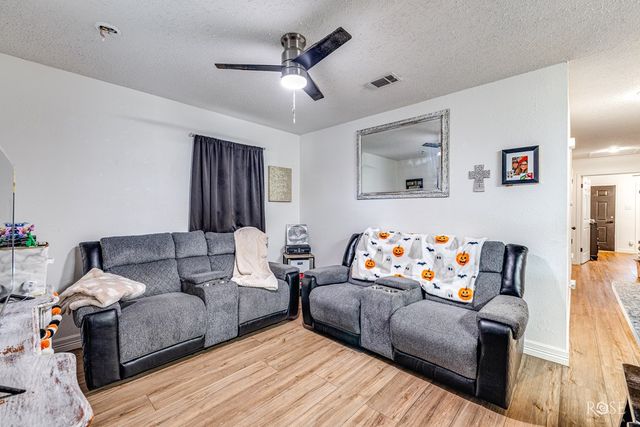 210 W 10th St, San Angelo, TX 76903