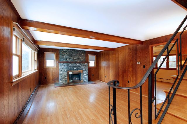 4 Van Bummel Road, Buzzards Bay, MA 02532