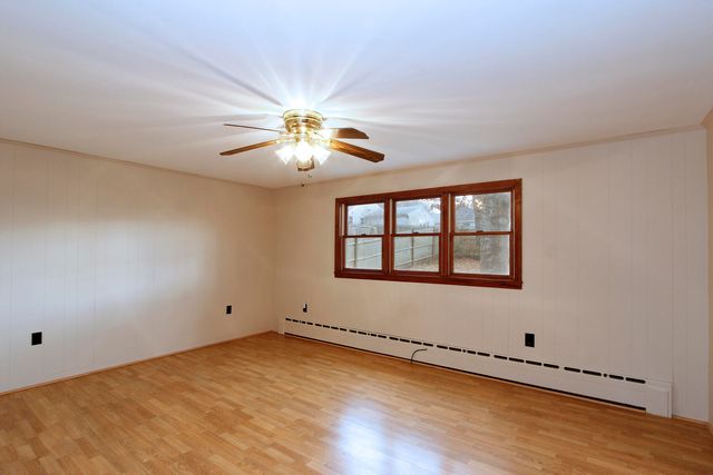 4 Van Bummel Road, Buzzards Bay, MA 02532