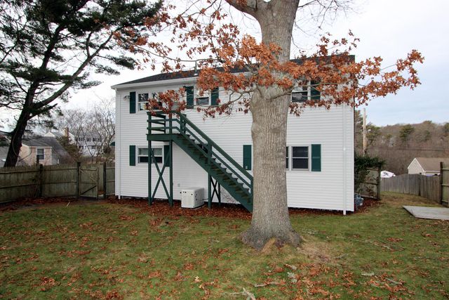 4 Van Bummel Road, Buzzards Bay, MA 02532