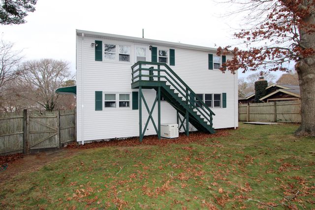 4 Van Bummel Road, Buzzards Bay, MA 02532