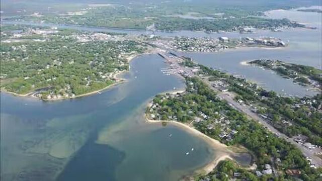 4 Van Bummel Road, Buzzards Bay, MA 02532