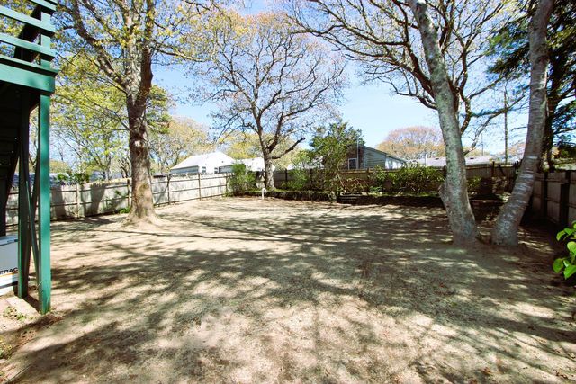 4 Van Bummel Road, Buzzards Bay, MA 02532