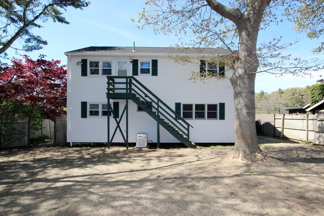 4 Van Bummel Road, Buzzards Bay, MA 02532