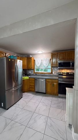 30 Riverview St 1, Brockton, MA 02302