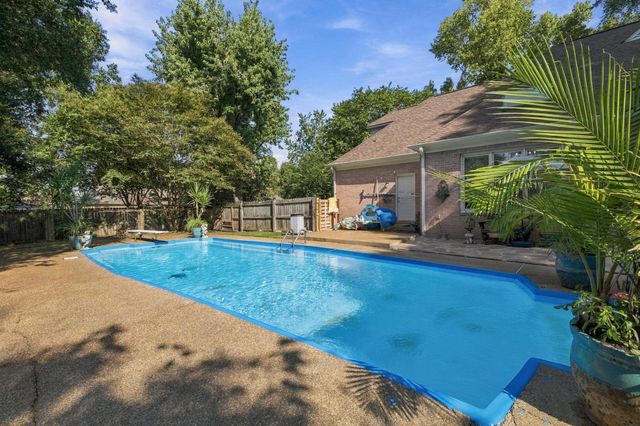 8575 STABLEMILL LN, Memphis, TN 38016