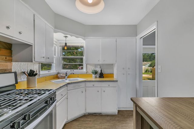 122 30th Avenue N, Saint Cloud, MN 56303