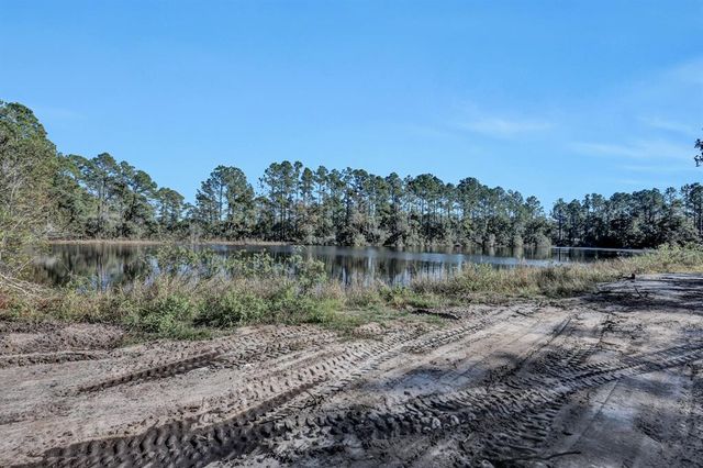 141 WOODS ROAD, San Mateo, FL 32187
