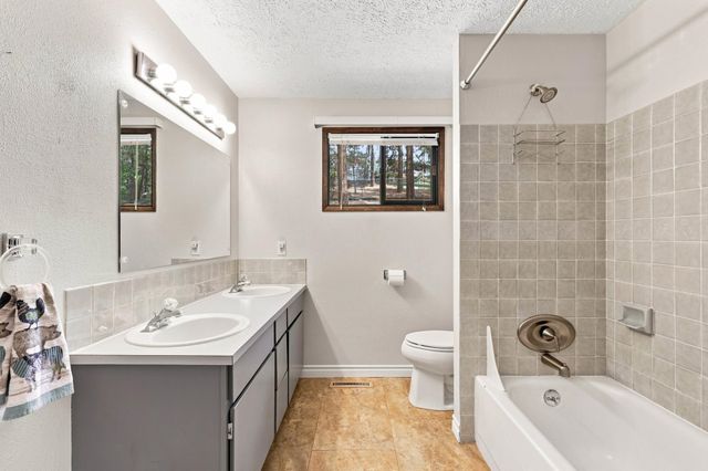 4043 S Schafer Rd, Spokane Valley, WA 99206