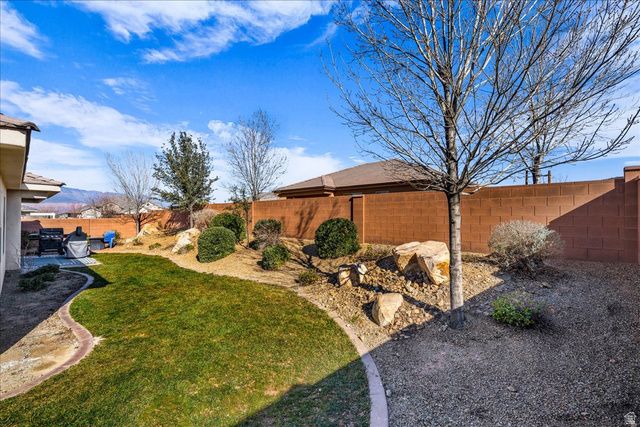 3249 S 3350 ST, St. George, UT 84790