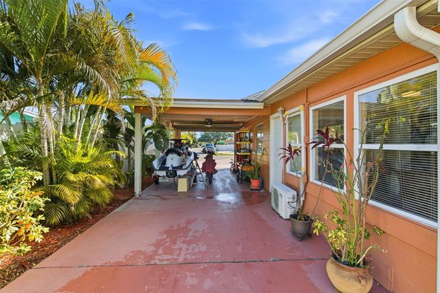 4914 HOLIDAY DRIVE, Tampa, FL 33615