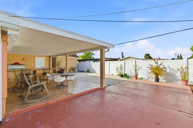 4914 HOLIDAY DRIVE, Tampa, FL 33615