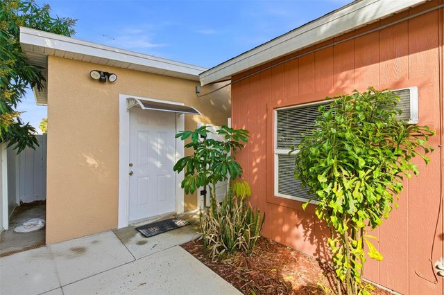 4914 HOLIDAY DRIVE, Tampa, FL 33615