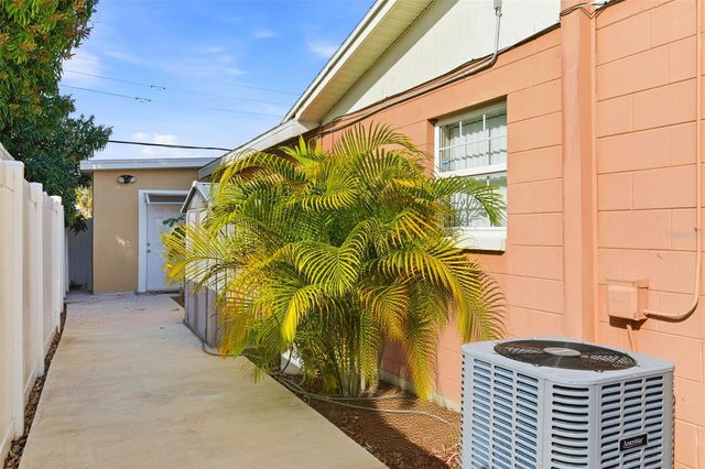 4914 HOLIDAY DRIVE, Tampa, FL 33615