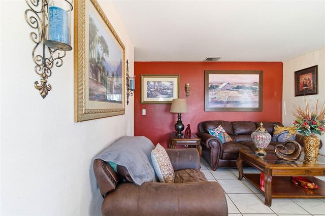 4914 HOLIDAY DRIVE, Tampa, FL 33615