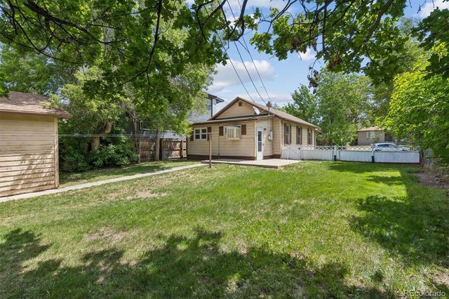 2111 S Grant Street, Denver, CO 80210