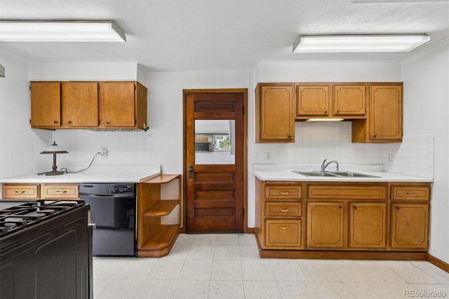 2111 S Grant Street, Denver, CO 80210