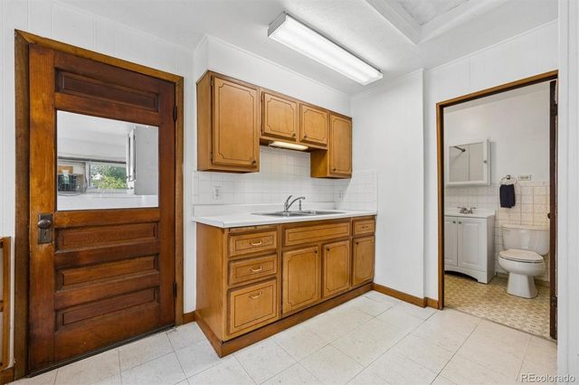 2111 S Grant Street, Denver, CO 80210