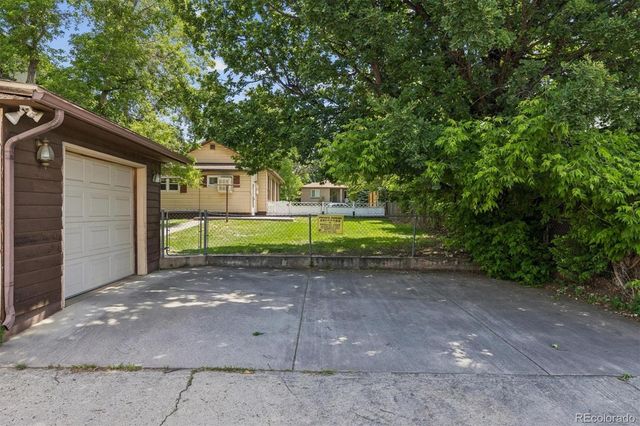 2111 S Grant Street, Denver, CO 80210