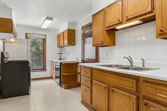 2111 S Grant Street, Denver, CO 80210