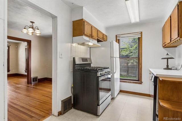 2111 S Grant Street, Denver, CO 80210