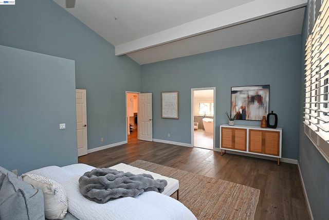 16 McNamara Ln, Martinez, CA 94553