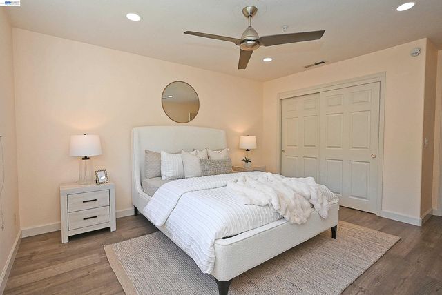 16 McNamara Ln, Martinez, CA 94553