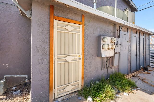 5104 Pebble Beach Boulevard, Las Vegas, NV 89108