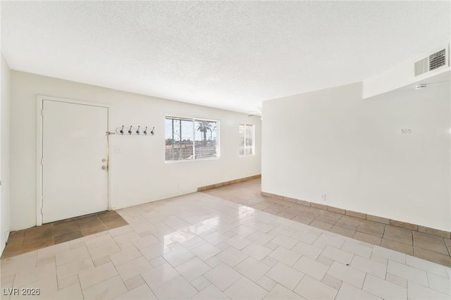 5104 Pebble Beach Boulevard, Las Vegas, NV 89108