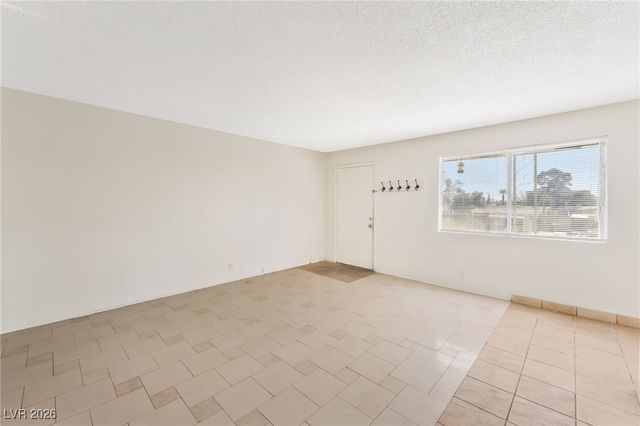 5104 Pebble Beach Boulevard, Las Vegas, NV 89108