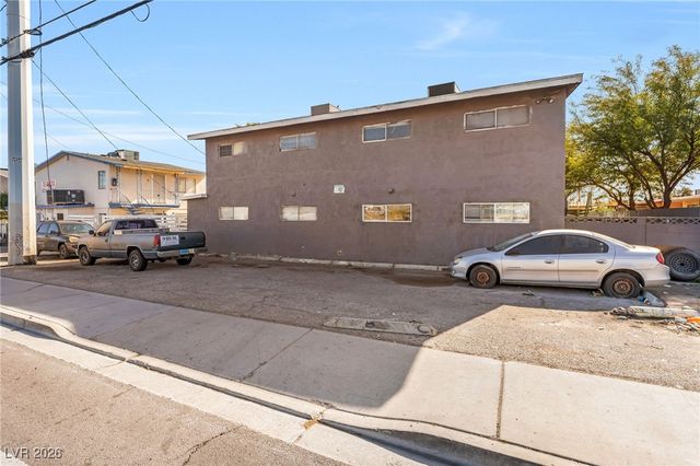 5104 Pebble Beach Boulevard, Las Vegas, NV 89108