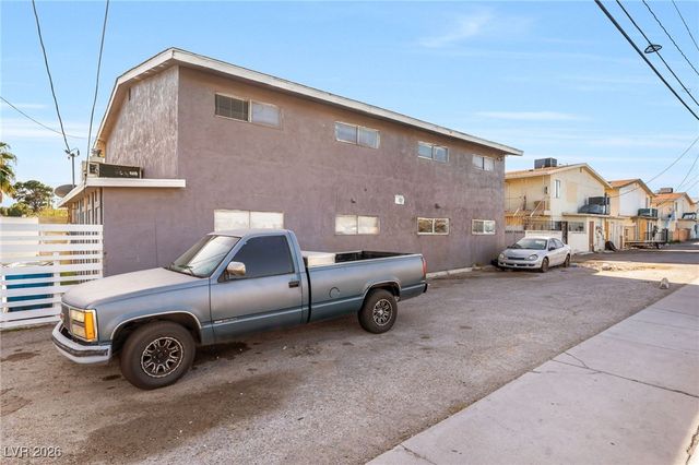 5104 Pebble Beach Boulevard, Las Vegas, NV 89108