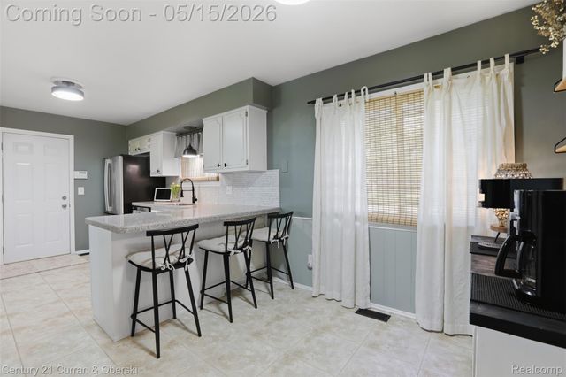 6632 PINE EAGLE LN Street, West Bloomfield Charter Township, MI 48322