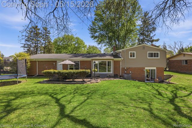 6632 PINE EAGLE LN Street, West Bloomfield Charter Township, MI 48322