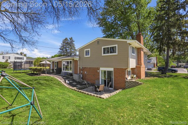 6632 PINE EAGLE LN Street, West Bloomfield Charter Township, MI 48322