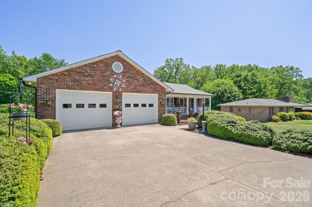 105 Rock Creek Drive, Lincolnton, NC 28092