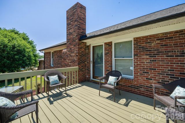 105 Rock Creek Drive, Lincolnton, NC 28092