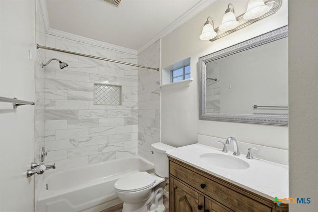 1005 Rolling Ridge Drive, Round Rock, TX 78665