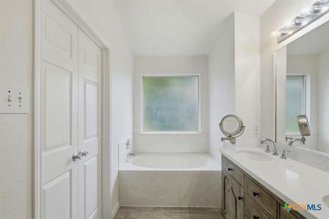 1005 Rolling Ridge Drive, Round Rock, TX 78665