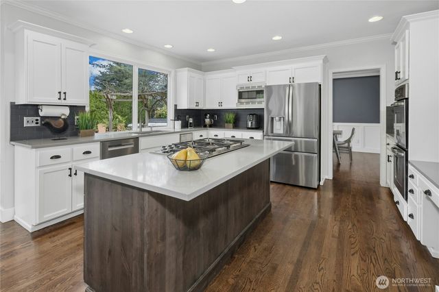 2218 274th Court SE, Sammamish, WA 98075