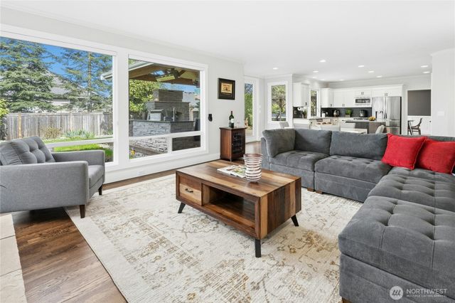 2218 274th Court SE, Sammamish, WA 98075