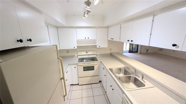 2311 BENEVA TERRACE 2276, Sarasota, FL 34232