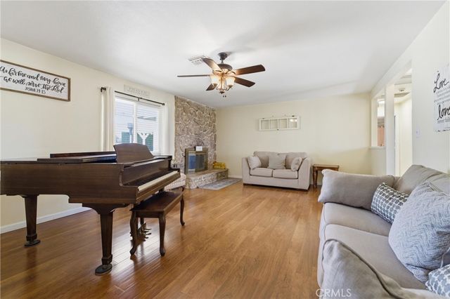 4722 W Avenue L8, Lancaster, CA 93536