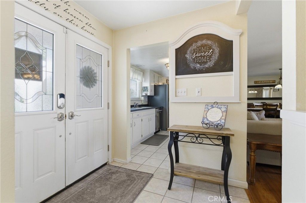 Image 5 of property listing at 4722 W Avenue L8, Lancaster, CA 93536