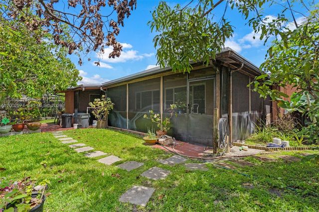 20054 NW 12th Pl, Miami Gardens, FL 33169