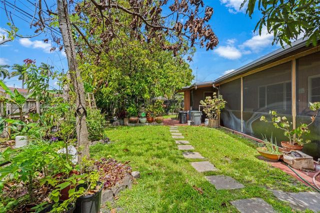 20054 NW 12th Pl, Miami Gardens, FL 33169