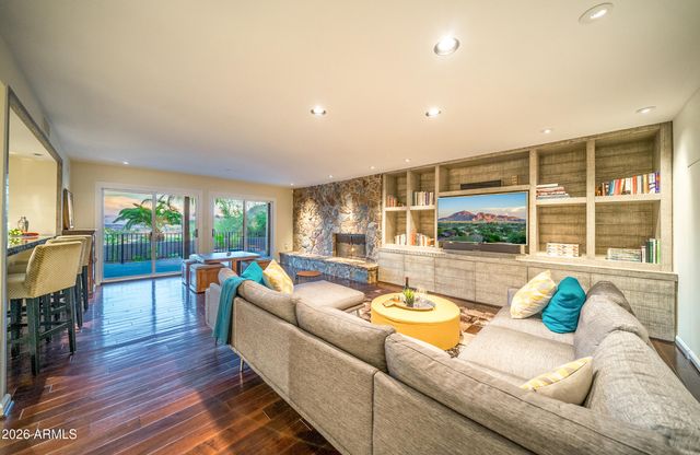 4455 E Moonlight Way, Paradise Valley, AZ 85253