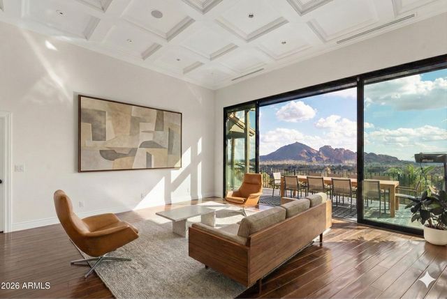 4455 E Moonlight Way, Paradise Valley, AZ 85253